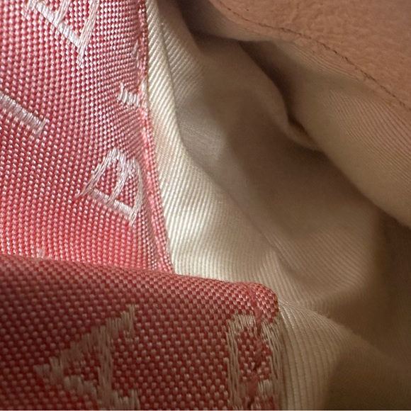 BVLGARI rare Zip top Pink Logomania vintage tote - fading/stains inside - Picture 10 of 12